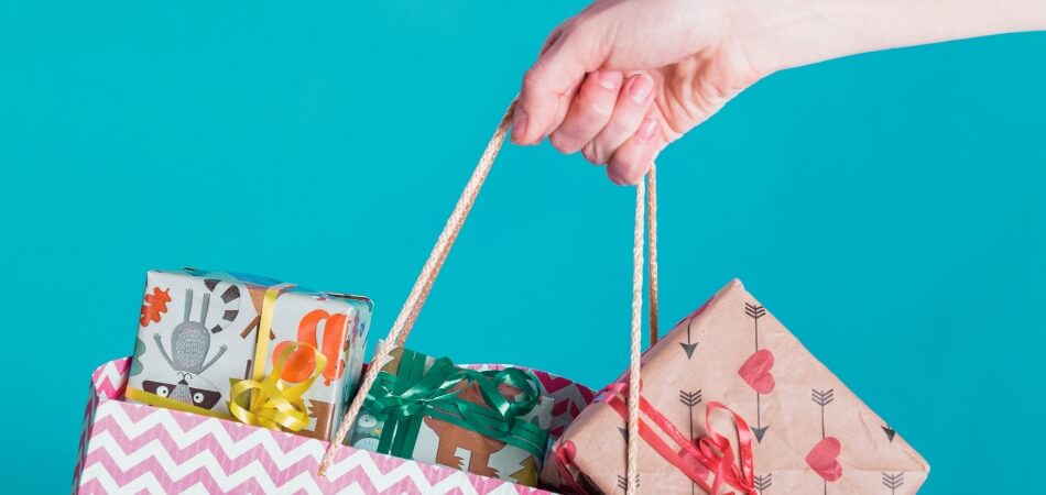 Should You Have Giveaways at Trade Shows