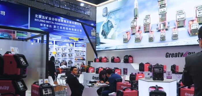 What is the Core Purpose of Vendors at a Trade Show